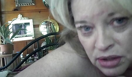 De blonde zat op je gezicht en verving haar poesje onder gay porno films gratis haar tong.